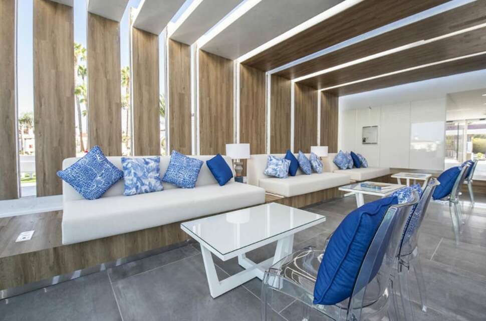 Een foto van het interieur van Hotel Livvo Dunagolf Suites
