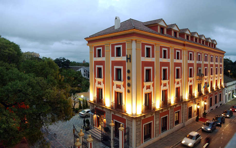 Een foto van de buitenkant van Soho Boutique Jerez & Spa
