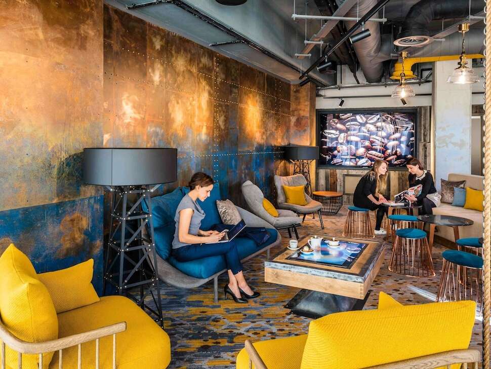 Een foto van het interieur van Novotel London Canary Wharf