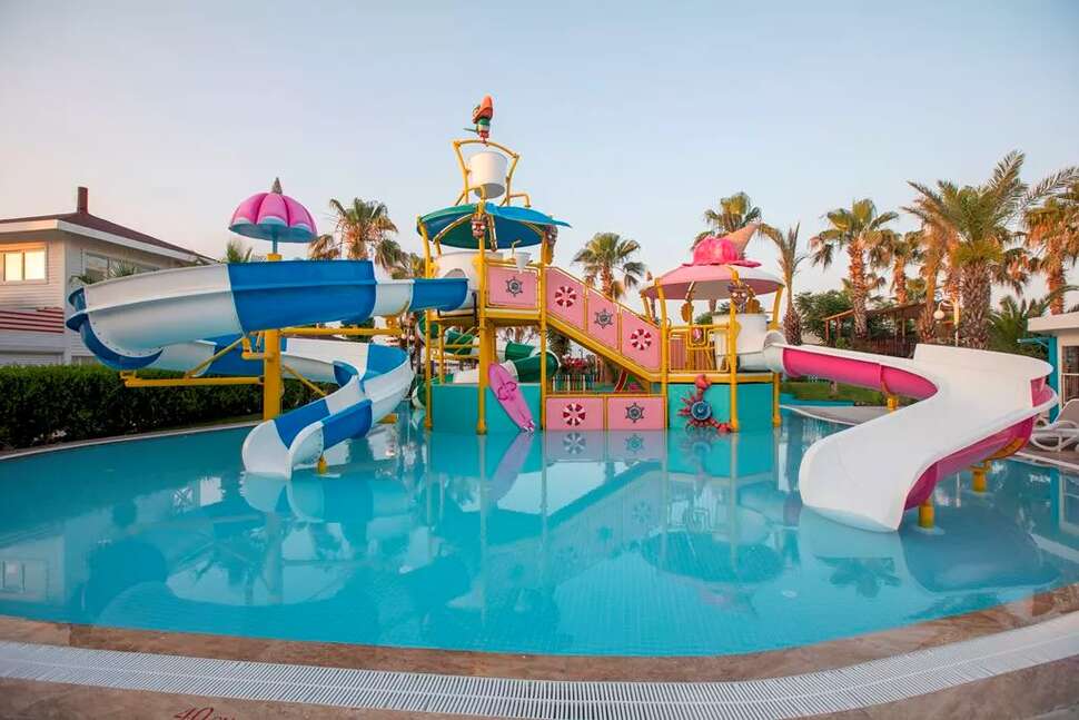 Een foto van het zwembad bij Orange County Resort Hotel Belek