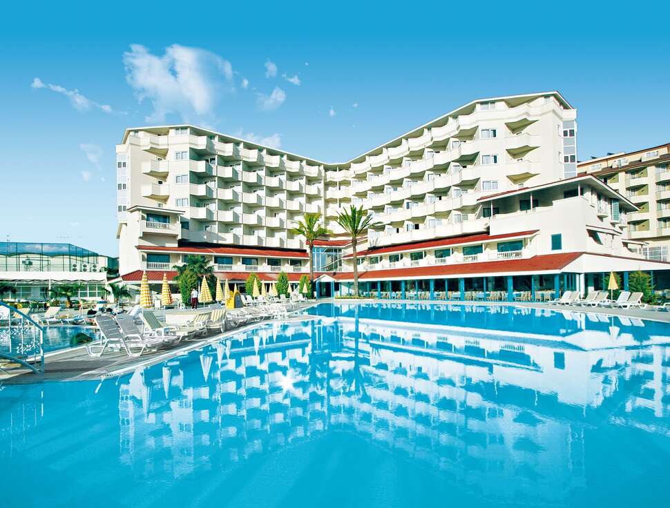 Een foto van het zwembad bij Febeach Hotel Side