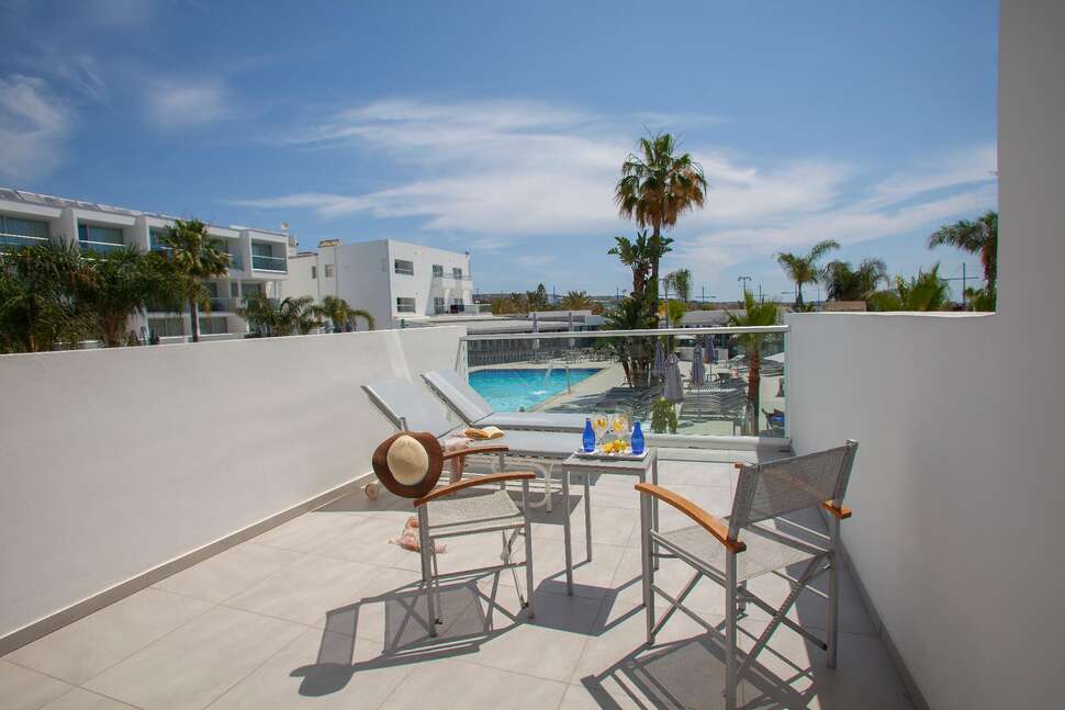 Ein Foto Limanaki Beach Hotel