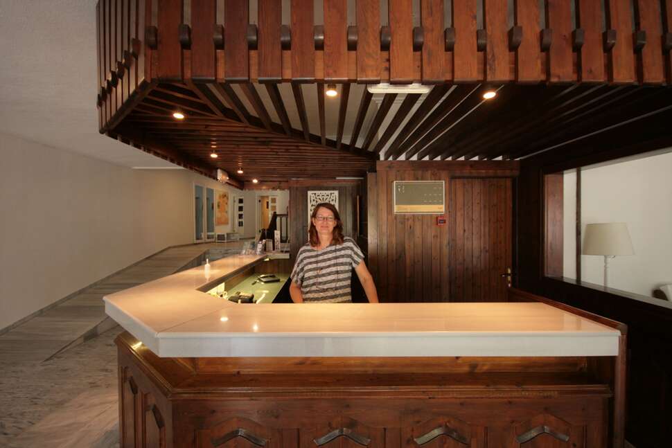 Een foto van het interieur van Theodorou Beach Hotel