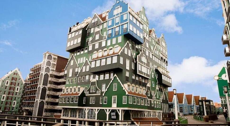 Een foto van de buitenkant van Inntel Hotels Amsterdam Zaandam