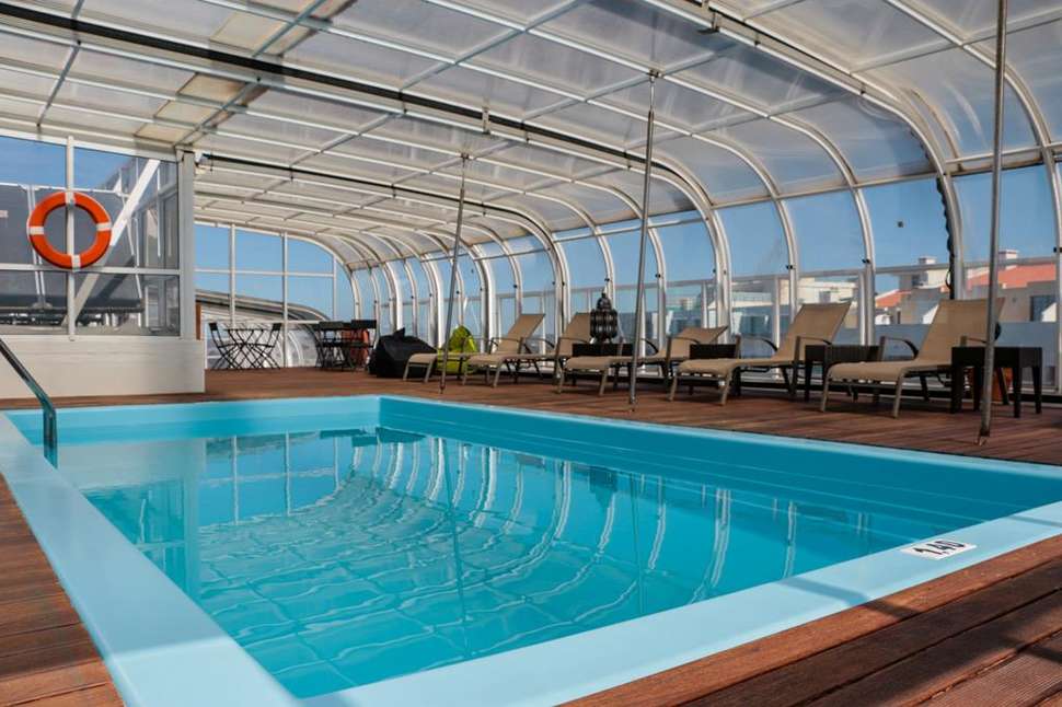 Een foto van het zwembad bij Baia Beach Hotel