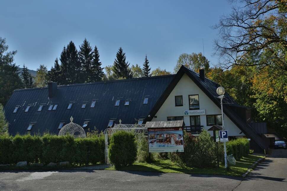 Een foto van de buitenkant van Harrachovka Spa & Wellness