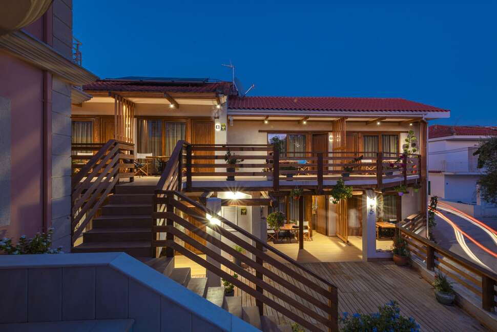 Een foto van de buitenkant van Ekati Mare Boutique Resort