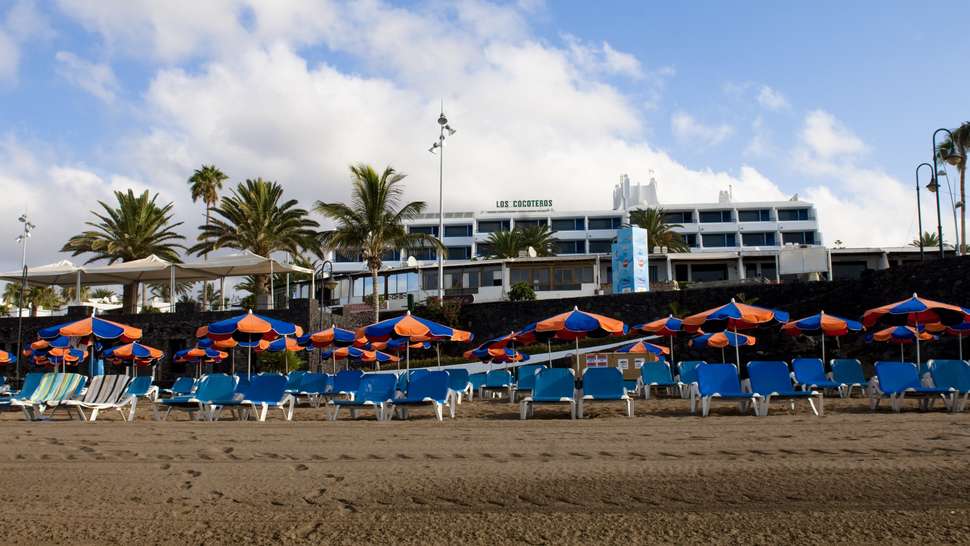 Een foto van de buitenkant van Blue Sea Los Cocoteros Appartementen