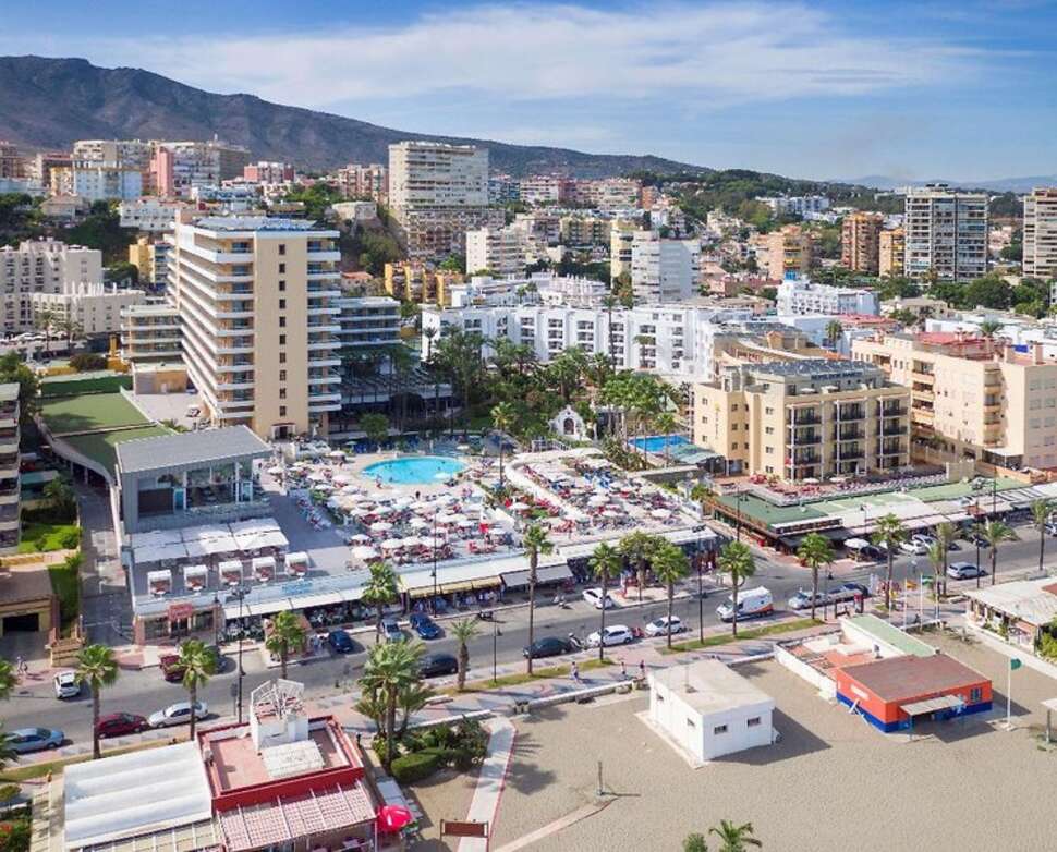 Een foto van de buitenkant van Sol Torremolinos Don Marco