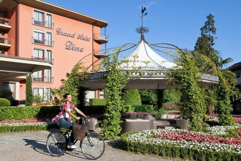 Een foto van de buitenkant van Grand Hotel Dino