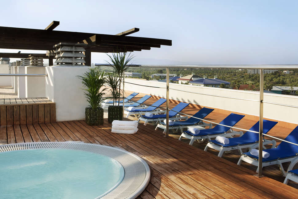 Ein Foto vom Pool im H10 Salauris Palace