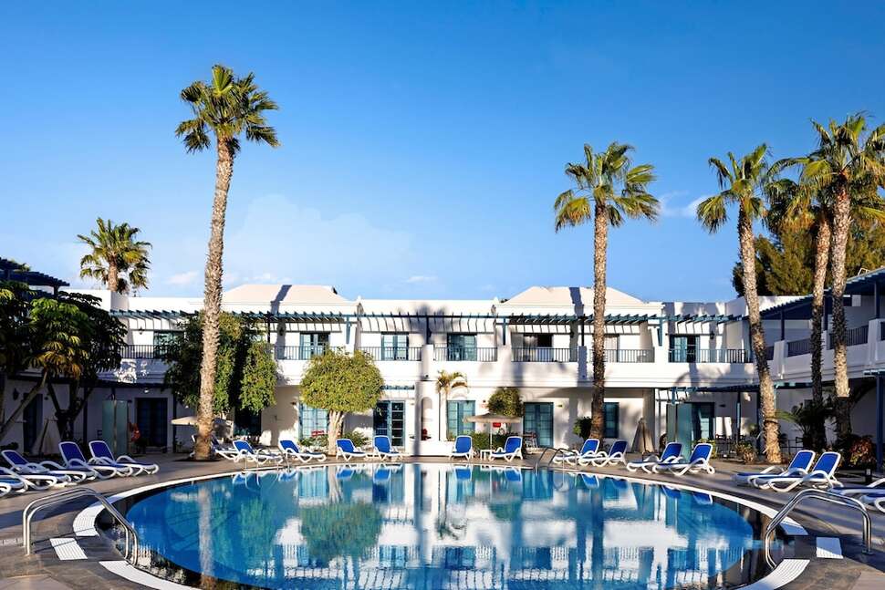 Een foto van het zwembad bij THB Tropical Island