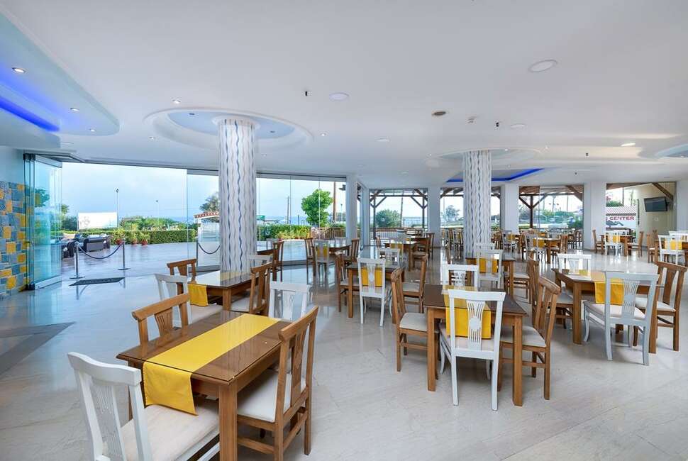 Een foto van Niriides Beach Hotel