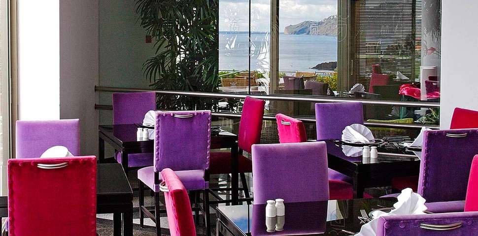 Een foto van het terras bij Madeira Regency Cliff Hotel