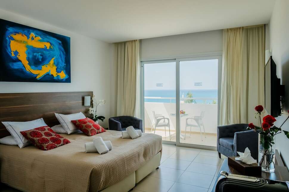 Een foto van Theo Sunset Bay Hotel