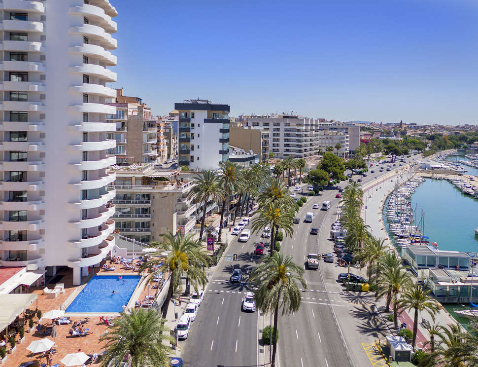 Een foto van de buitenkant van Hotel Palma Bellver Affiliated by Melia