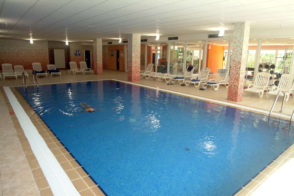 Een foto van het zwembad bij Ohtels La Hacienda