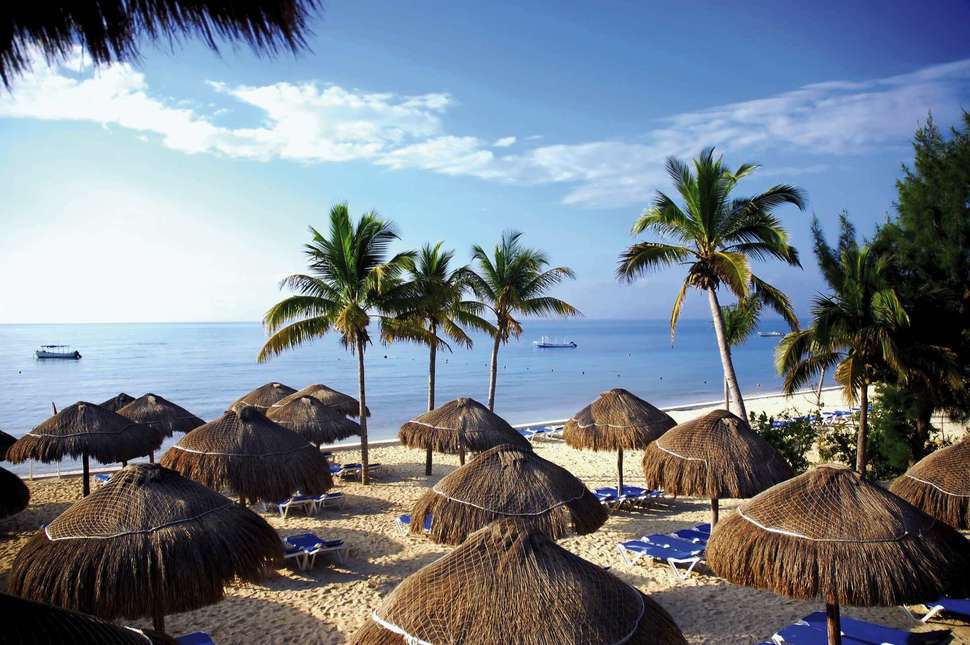 Een foto van het strand bij Ocean Maya Royale