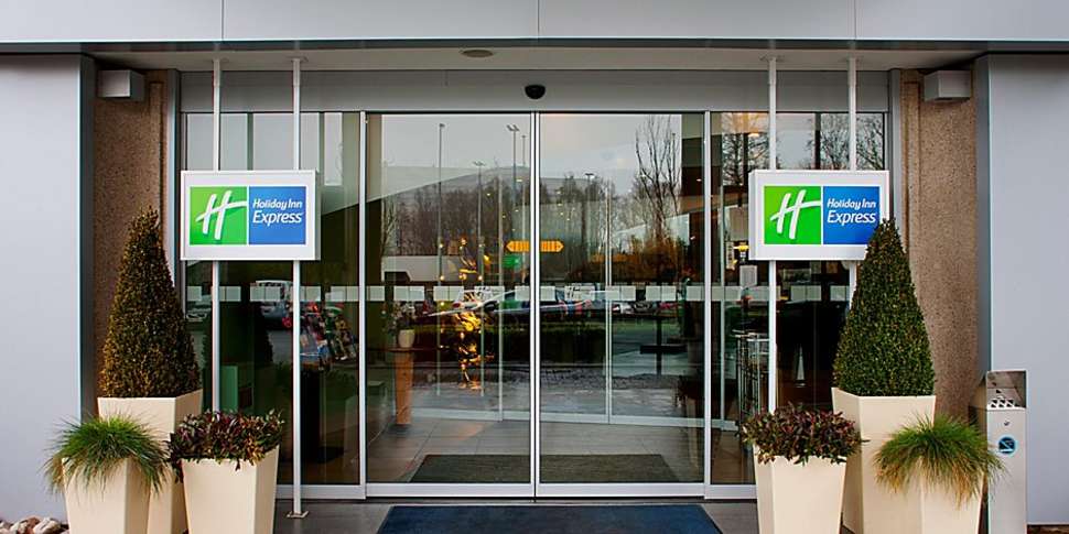 Een foto van de buitenkant van Holiday Inn Express Gent