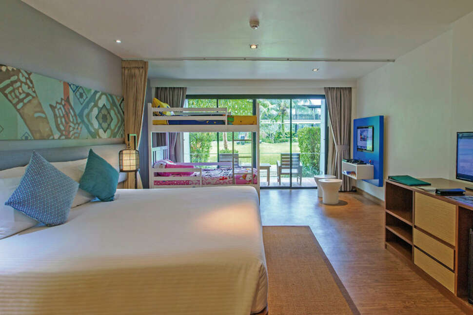 Een foto van Outrigger Khao Lak Beach Resort