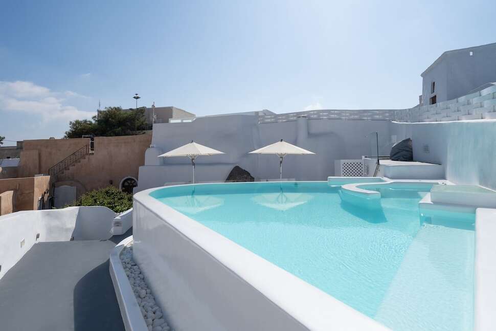 Een foto van het zwembad bij White Concept Caves