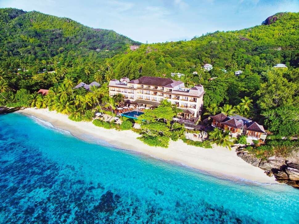 Een foto van een overzicht van DoubleTree Resort & Spa by Hilton Hotel Seychelles Allamanda