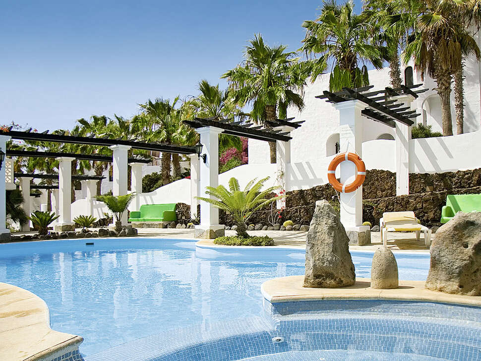 Een foto van het zwembad bij Aparthotel Esquinzo y Monte del Mar