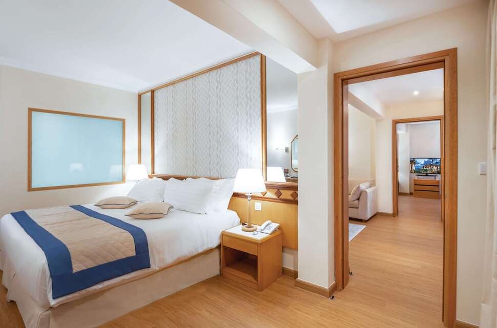 Een foto van Constantinou Bros Athena Beach Hotel