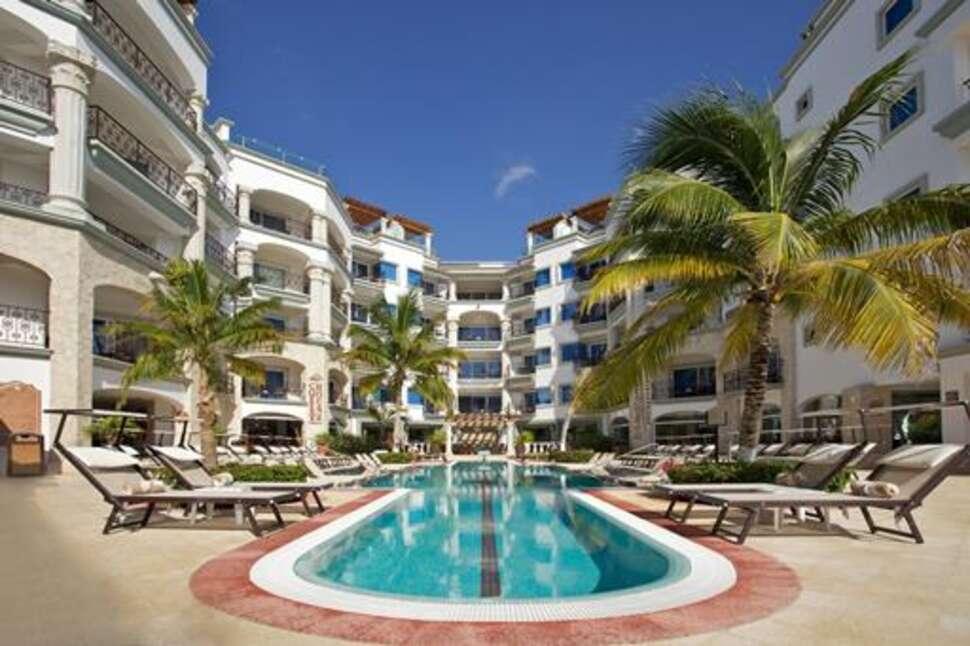 Een foto van het zwembad bij Hyatt Vivid Playa Del Carmen