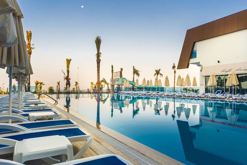 Een foto van het zwembad bij Sun Star Resort