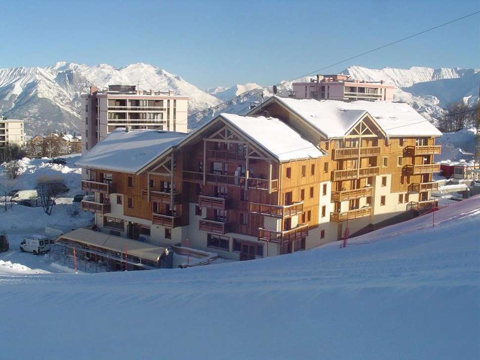 Een foto van de buitenkant van Residence Les Hauts de Comborciere