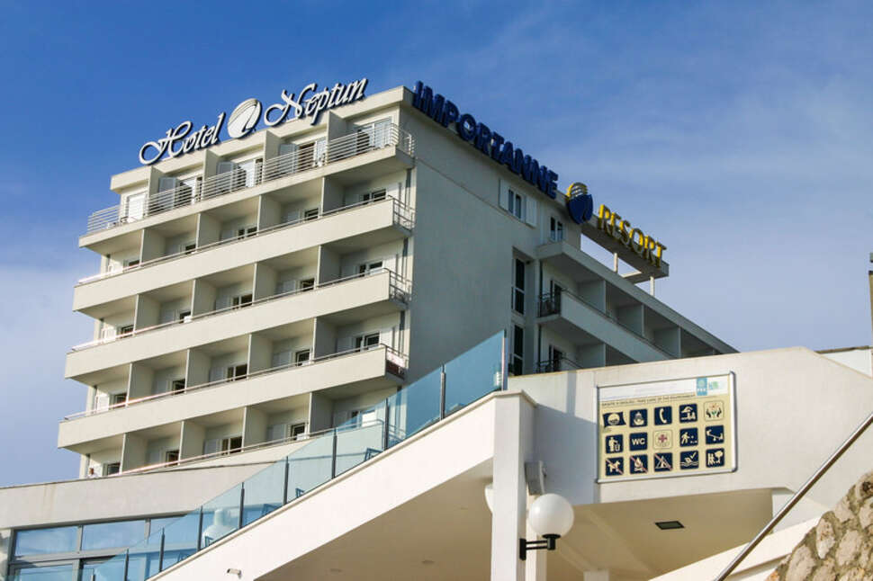 Ein Foto von der Außenansicht des Hotel Royal Neptun