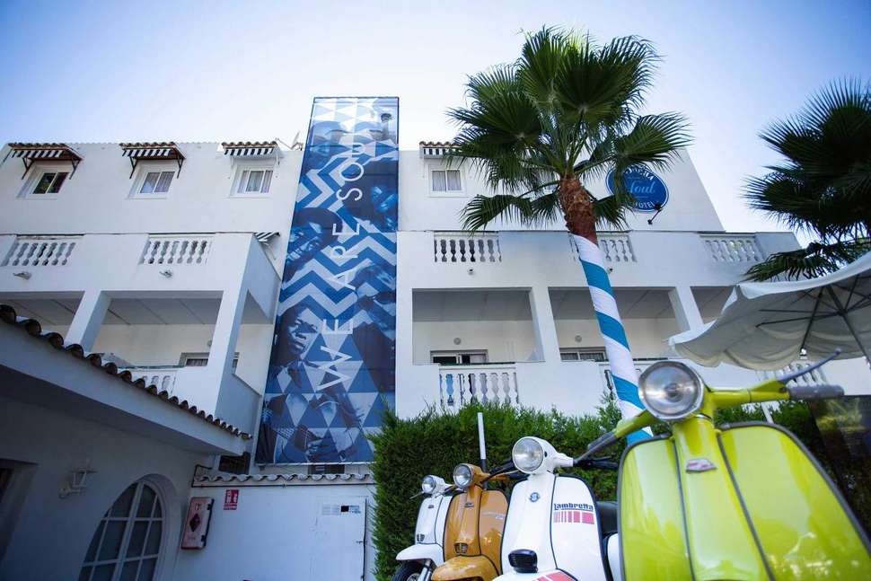 Een foto van de buitenkant van Hotel La Concha Soul