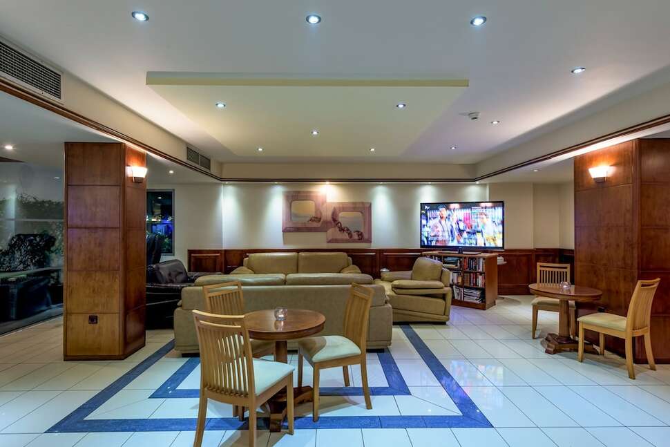 Ein Foto vom Innenbereich im Manousos City Hotel