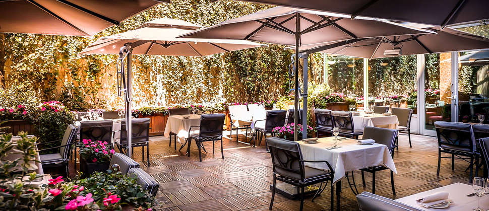Een foto van het terras bij The Bastille Patio