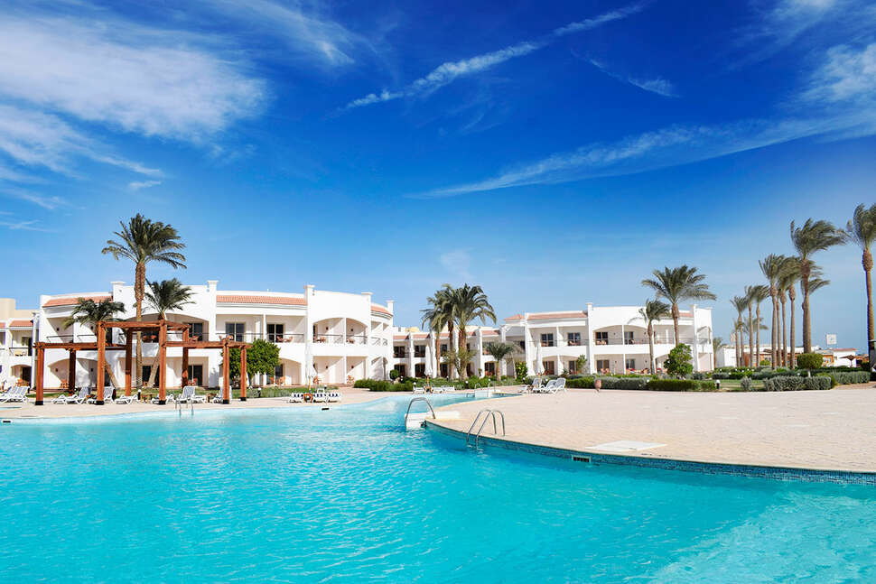 Een foto van een overzicht van Sunrise Alma Bay Resort