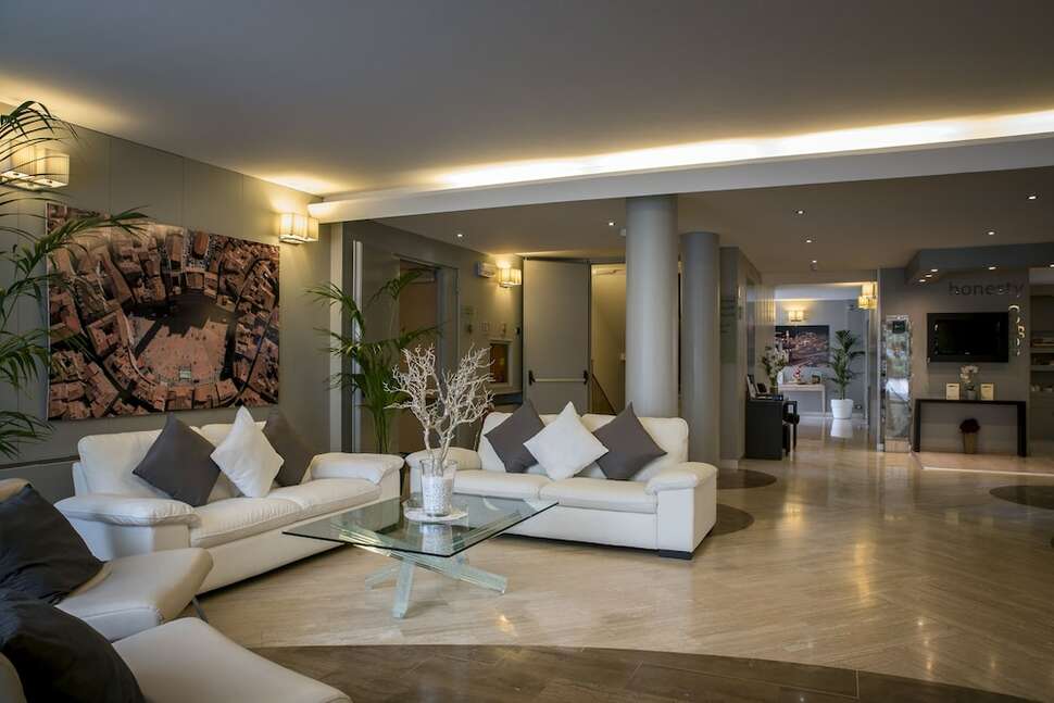 Een foto van het interieur van Hotel Executive