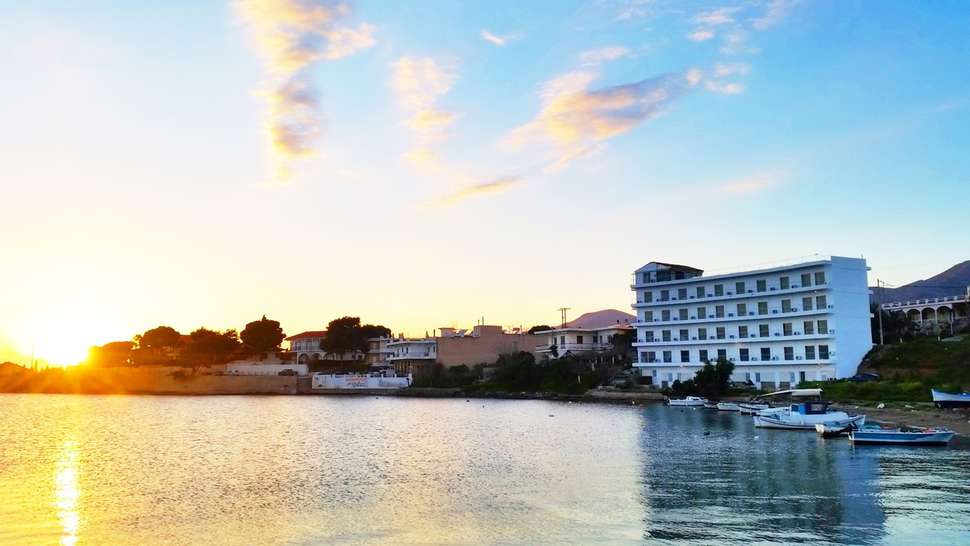 Een foto van de buitenkant van Porto Evia Boutique Hotel