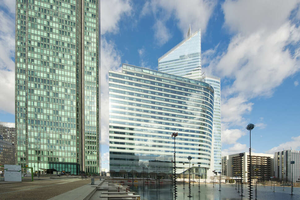 Ein Foto von der Außenansicht des Melia Paris La Defense
