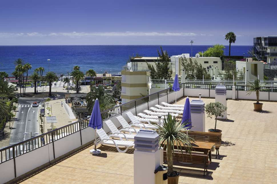 Ein Foto von der Terrasse im Las Gondolas Apartments