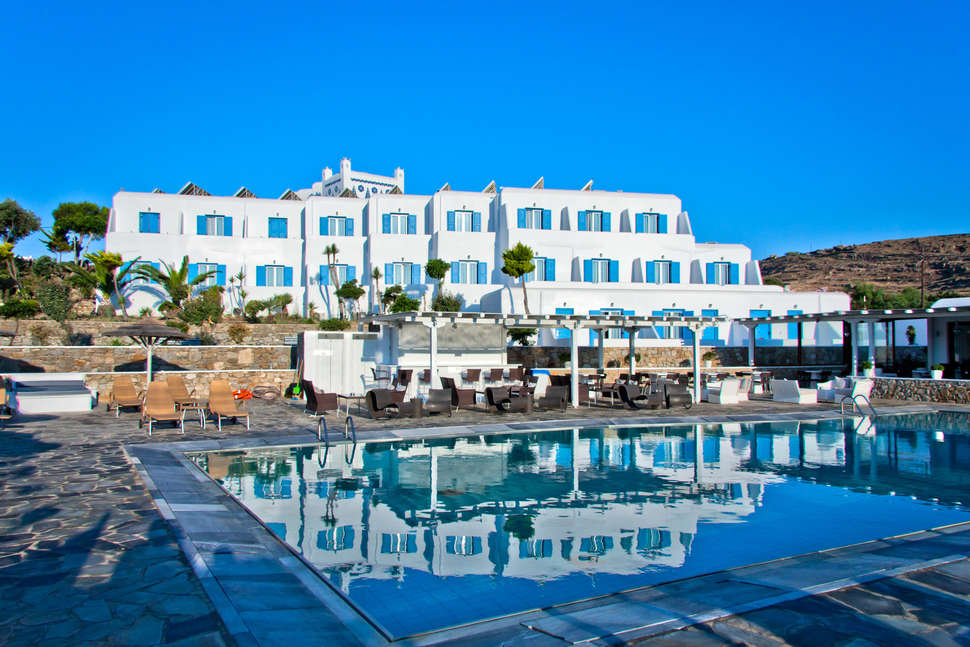 Een foto van het zwembad bij Yiannaki Hotel