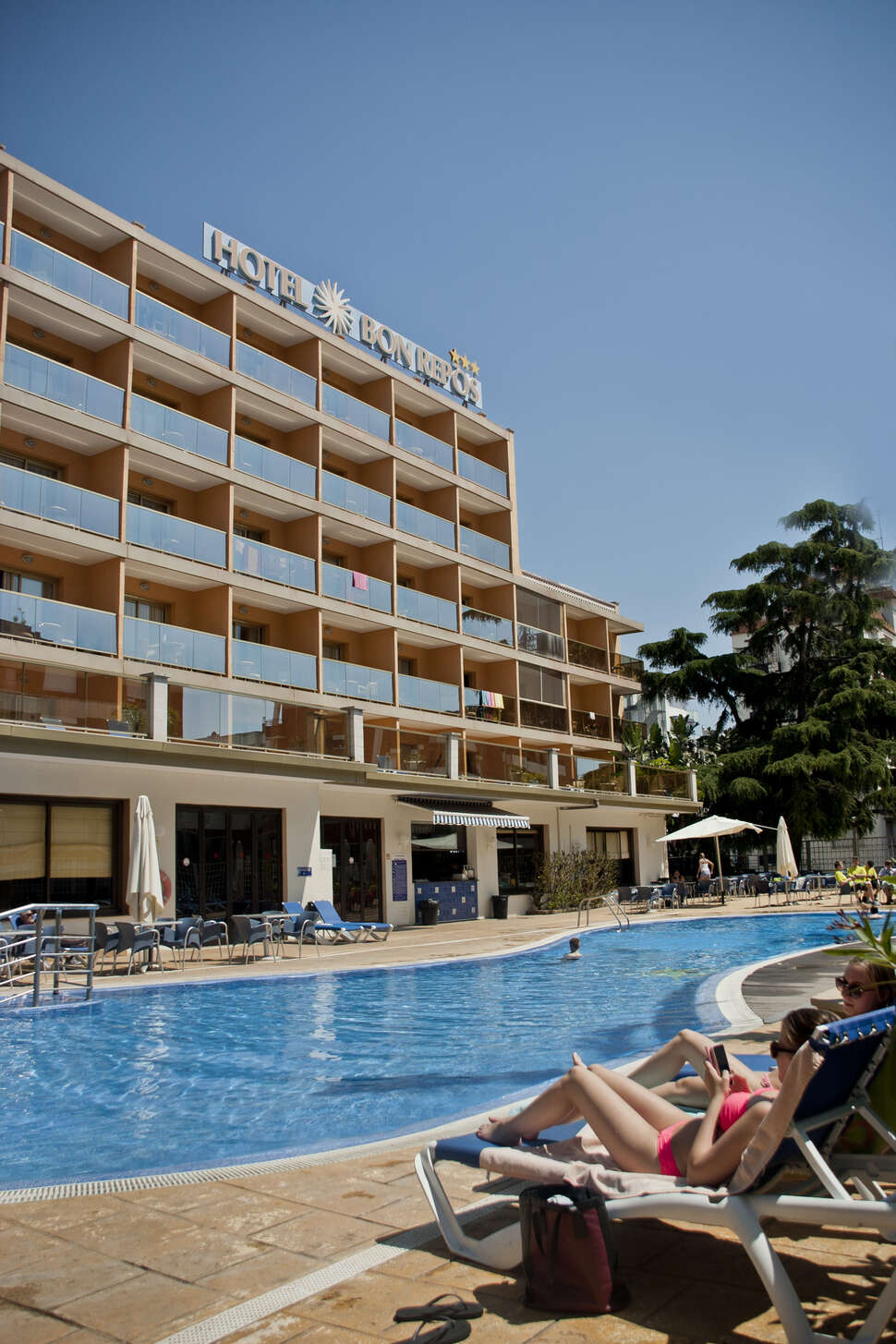 Ein Foto vom Pool im Hotel Bon Repos