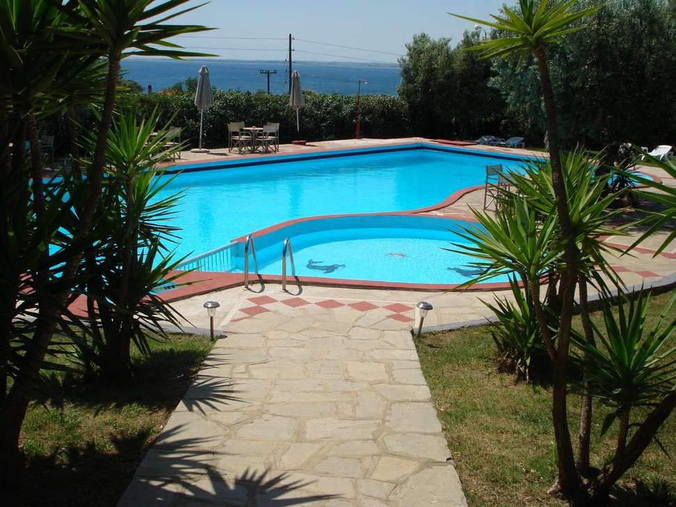 Ein Foto vom Pool im Asteris Village