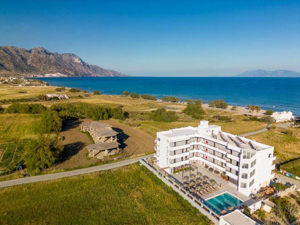 Een foto van de buitenkant van Nicolas Grand Suites
