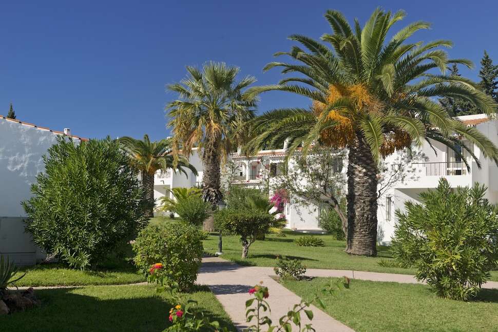 Ein Foto von der Außenansicht des Rocha Brava Resort