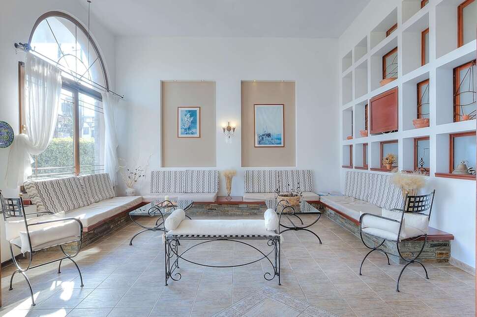 Een foto van het interieur van Acrotel Lily Ann Village