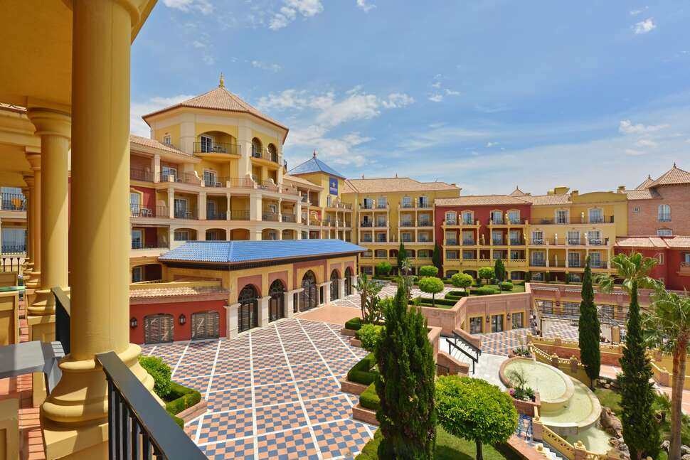 Een foto van de buitenkant van Iberostar Malaga Playa