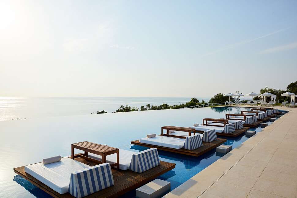 Een foto van het zwembad bij Cavo Olympo Luxury Hotel & Spa