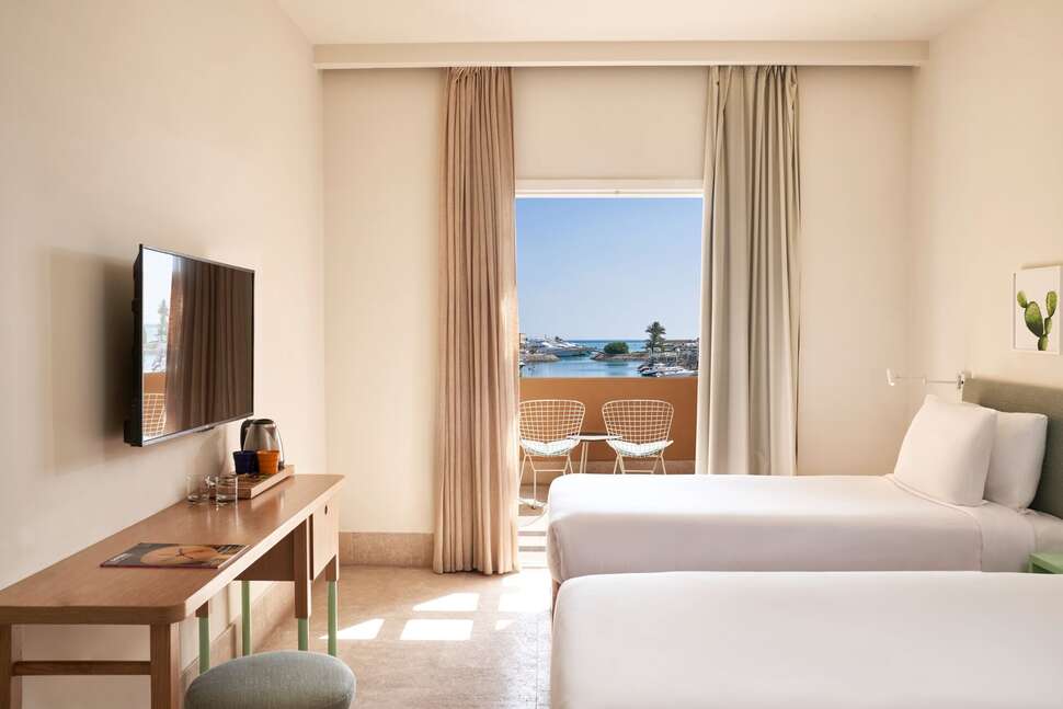 Ein Foto Captain's Inn Hotel