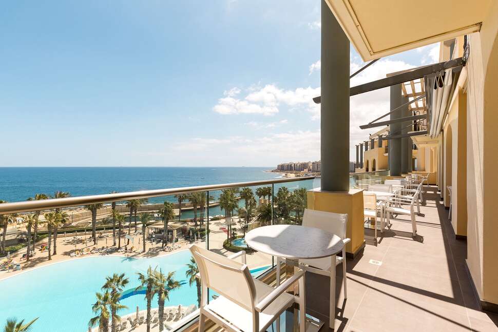 Ein Foto von der Terrasse im Hilton Malta